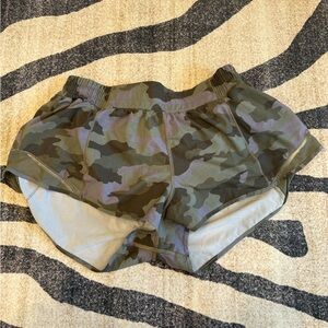 lululemon Camo Hotty Hot Short 2.5’